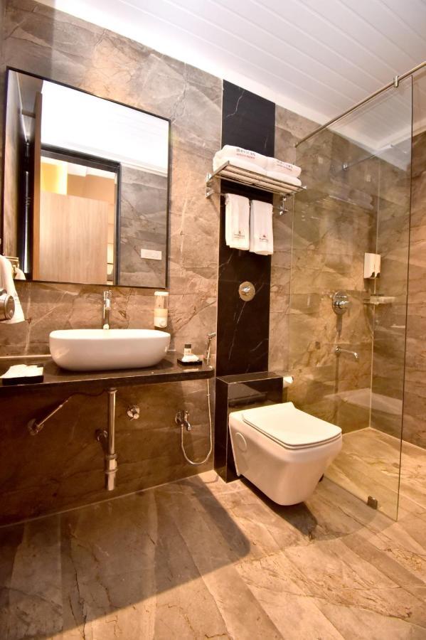 Meritas Aura Resort Лонавала Экстерьер фото
