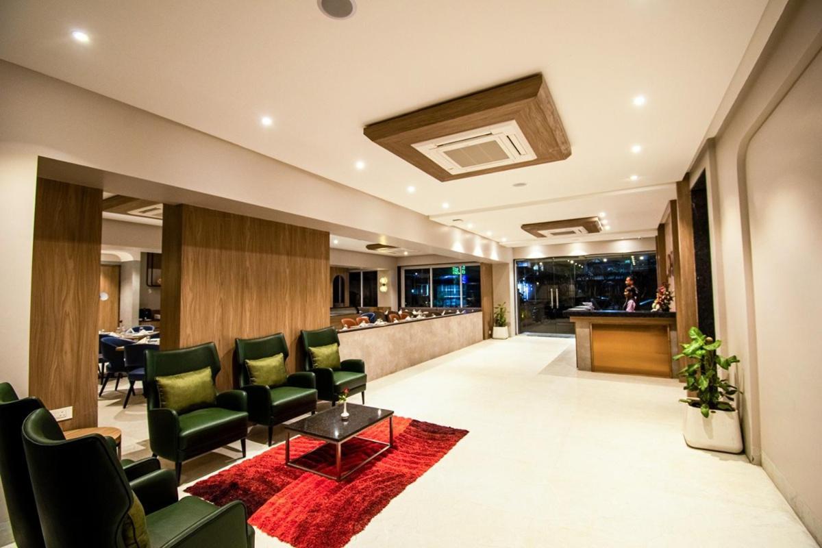 Meritas Aura Resort Лонавала Экстерьер фото