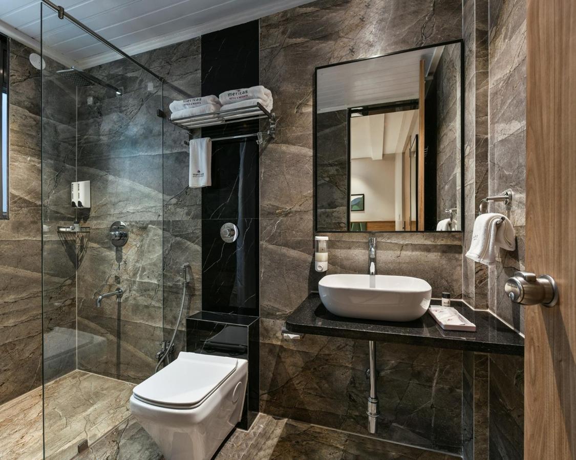 Meritas Aura Resort Лонавала Экстерьер фото